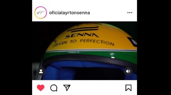 Helm Ayrton Senna yang merefleksikan warna-warna unsur bendera Brasil  [Instagram oficialayrtonsenna].