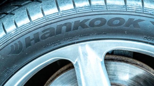 Ilustrasi ban mobil buatan Hankook Tire. [Shutterstock]