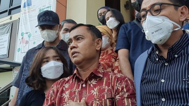 Haji Faisal di Pengadilan Agama Jakarta Barat, Rabu (13/4/2022).  [Generalvekalat.org/Evi Ariska]