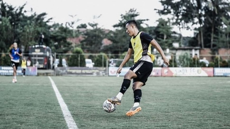 Pulih dari Cedera, Pemain Senior Dewa United FC Jajang Sukmara Siap Merumput Lagi
