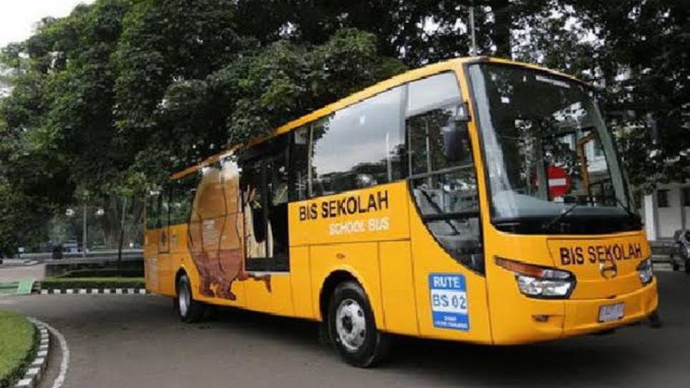 Bus Sekolah Bandung Kembali Beroperasi